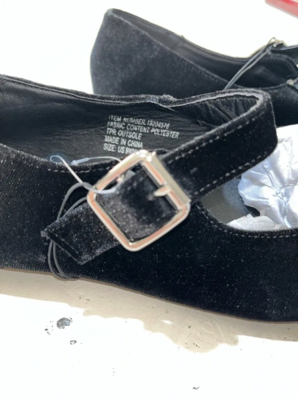 Woman’s Mary Jane’s Size 9 - Picture 5 of 5